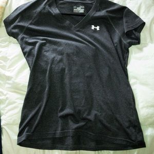 ⭐️ under armour short sleeve dry fit v-neck
